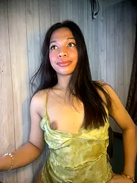 Lovely Daugs online show from November 6, 5:30 pm