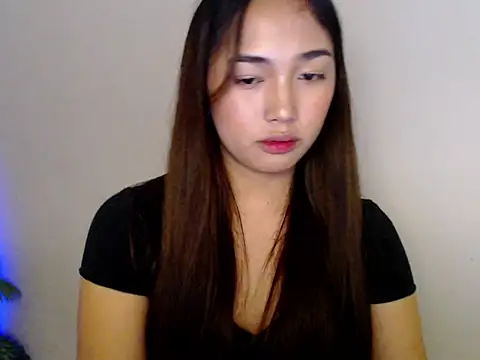 hannah ley18 online show from December 16, 4:24 pm