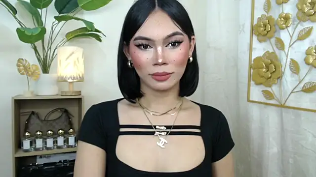 Snapshot of miyaa_Moore chatting on September 21, 2:59 pm miyaa Moore online show from September 21, 2:59 pm