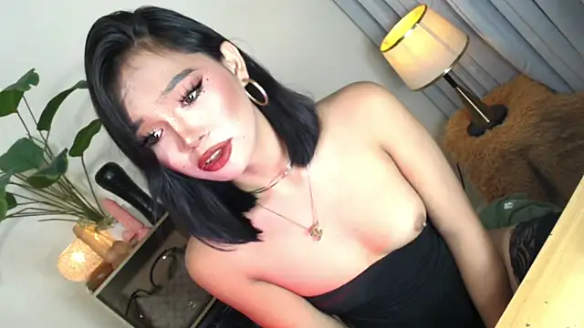 miyaa Moore online show from November 30, 8:13 pm