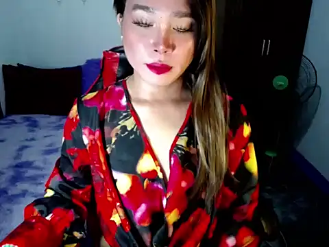 Urassiansweetcummer online show from October 30, 2:14 am