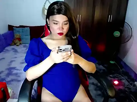 Urassiansweetcummer online show from March 24, 3:23 am