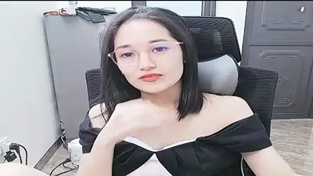 Shulee21 online show from October 18, 3:31 am