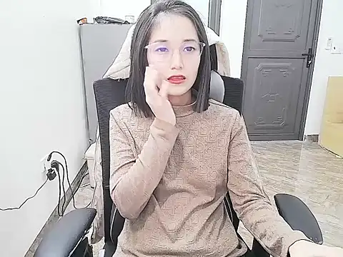 Shulee21 online show from November 4, 3:33 am