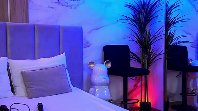 Izabellle02 online show from February 22, 6:47 am