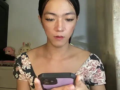 slimladyxoxo online show from December 15, 11:32 pm