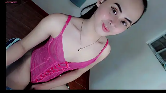 Snapshot of slutty_afina chatting on October 5, 7:57 am slutty afina online show from October 5, 7:57 am