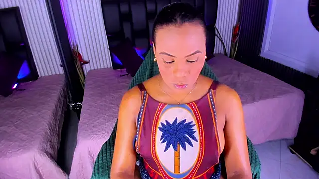 Snapshot of AriebonyBrooke chatting on September 16, 11:51 am AriebonyBrooke online show from September 16, 11:51 am