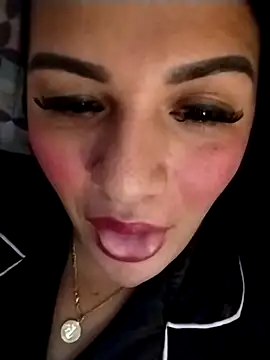 enoria1992 online show from November 18, 5:30 am