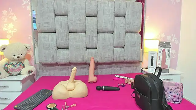 Wonderkloe  online show from November 29, 2:26 am