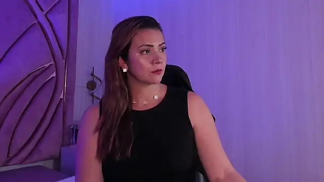 Snapshot of KarlaFerrerr chatting on October 18, 10:33 pm KarlaFerrerr online show from October 18, 10:33 pm