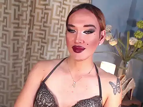 AleinaCroft online show from March 8, 1:59 pm