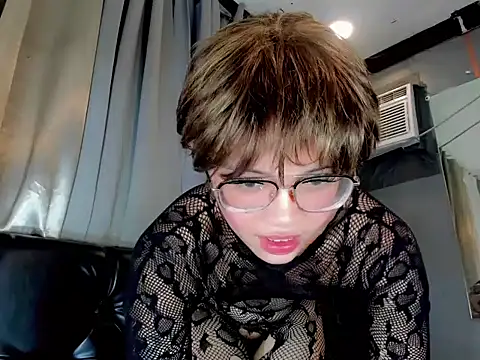 rian shemale online show from October 24, 10:50 pm