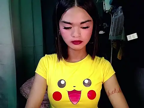 Snapshot of lexie_malingera chatting on October 21, 6:23 pm lexie malingera online show from October 21, 6:23 pm