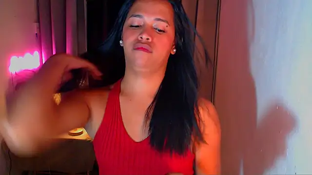 Lorainnelustts online show from December 20, 7:07 pm