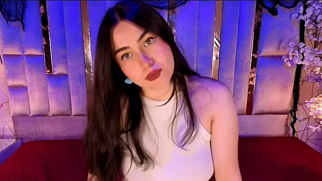 HannaCollins  online show from November 6, 1:50 pm