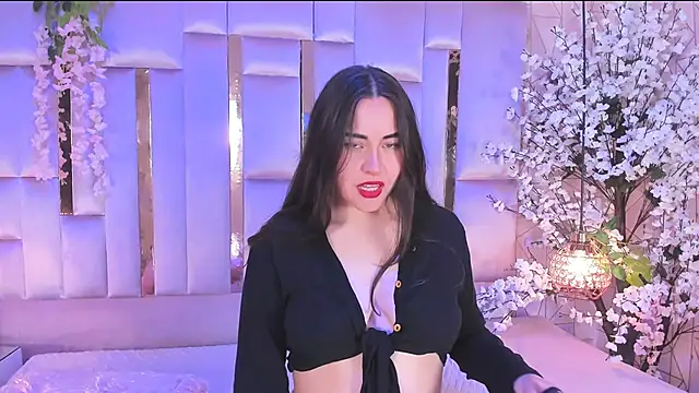 HannaCollins  online show from September 28, 2:00 pm