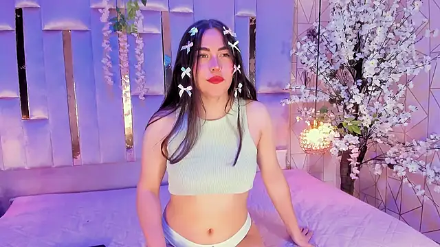 HannaCollins  online show from October 2, 1:27 pm