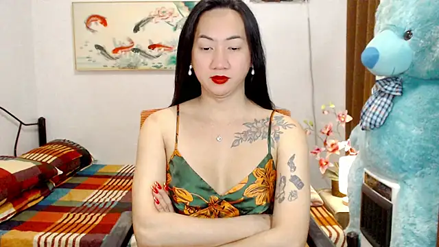 LovelyQueen69 online show from October 29, 1:10 am