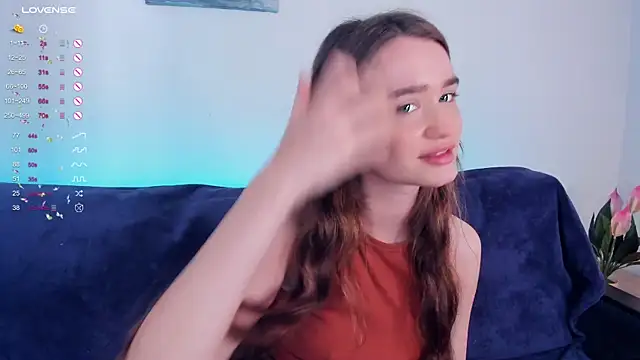 lovelyalivia online show from October 1, 9:14 am