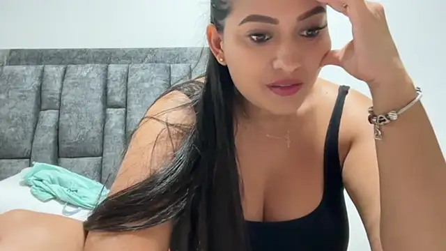 Snapshot of Sophia_copper chatting on October 2, 4:06 am Sophia copper online show from October 2, 4:06 am