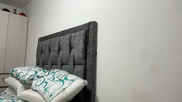 Snapshot of Sophia_copper chatting on September 15, 3:37 am Sophia copper online show from September 15, 3:37 am