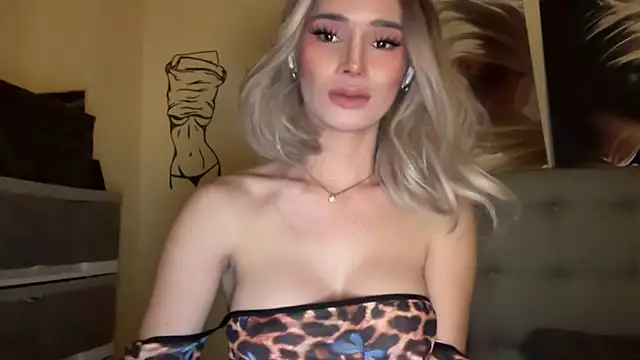 surprisecockmia online show from June 16, 10:44 pm
