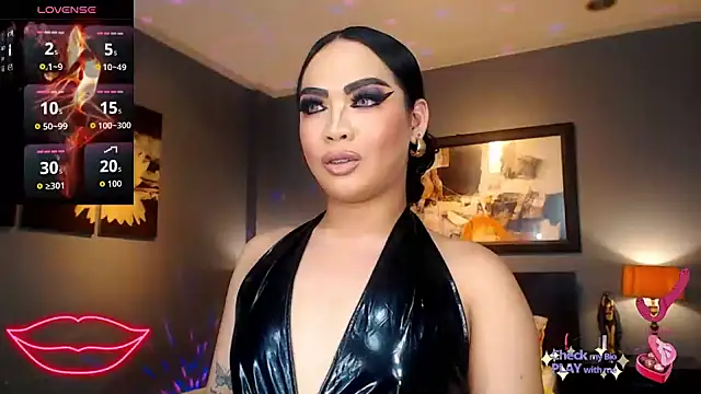 FridaHumphrey online show from April 7, 6:43 pm