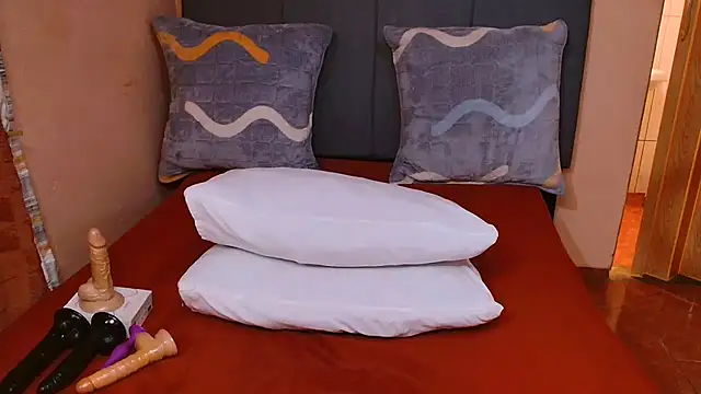 lunasexyXx online show from February 15, 5:10 am