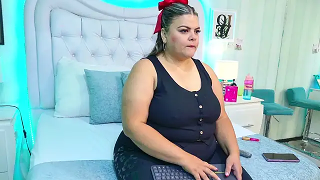 KiimBrooks online show from October 10, 11:37 am