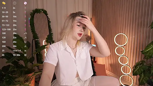 LauraWifeness online show from December 22, 6:05 am