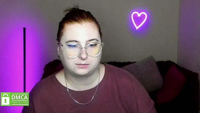 Snapshot of Alicia_love00 chatting on October 6, 5:24 am Alicia love00 online show from October 6, 5:24 am