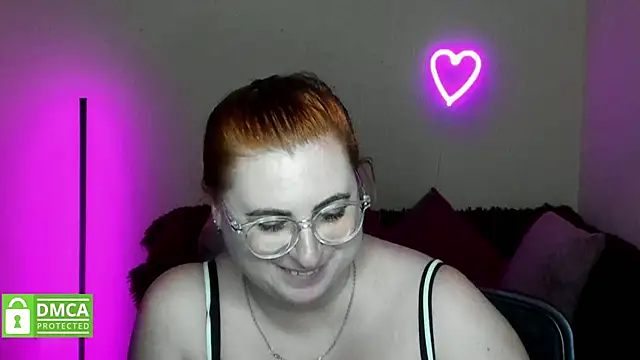 Snapshot of Alicia_love00 chatting on October 15, 11:35 am Alicia love00 online show from October 15, 11:35 am