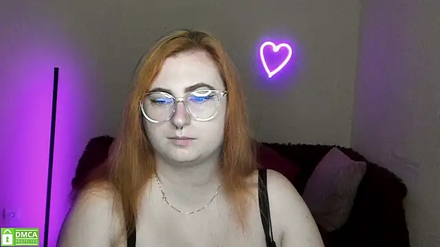 Snapshot of Alicia_love00 chatting on September 18, 5:28 am Alicia love00 online show from September 18, 5:28 am