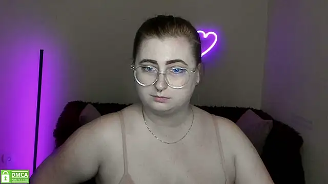 Snapshot of Alicia_love00 chatting on September 21, 11:31 am Alicia love00 online show from September 21, 11:31 am