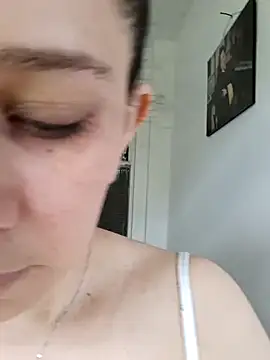 Snapshot of Isabella5_Brown_ chatting on October 18, 3:15 pm Isabella5 Brown online show from October 18, 3:15 pm