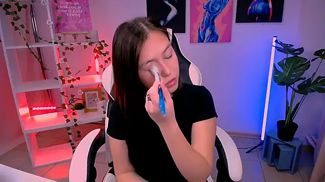 CindySparkl online show from October 10, 3:11 am