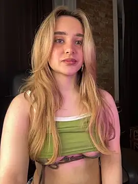 Chloe Ravens online show from October 14, 8:00 pm