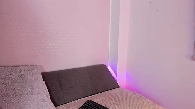 missweetpeach online show from November 24, 11:18 pm