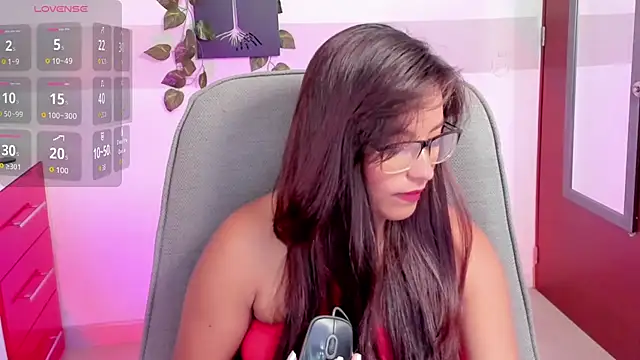 Cameroon-Diaz online show from April 10, 1:50 pm