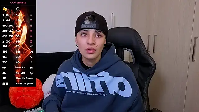 imlaiaaa online show from November 27, 12:02 am