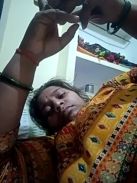 Hot crety online show from December 4, 5:46 pm