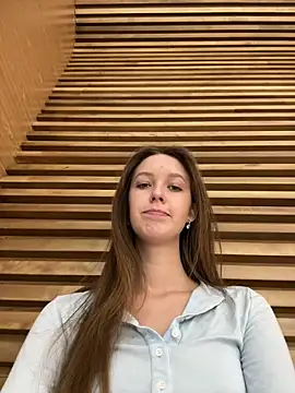 ElliRose online show from November 20, 8:04 am