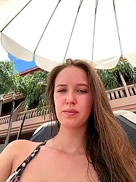 ElliRose online show from October 14, 6:05 am