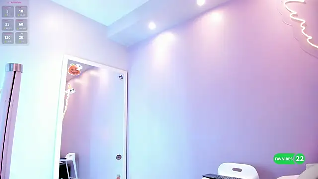 tinnymonroe online show from October 31, 9:41 pm