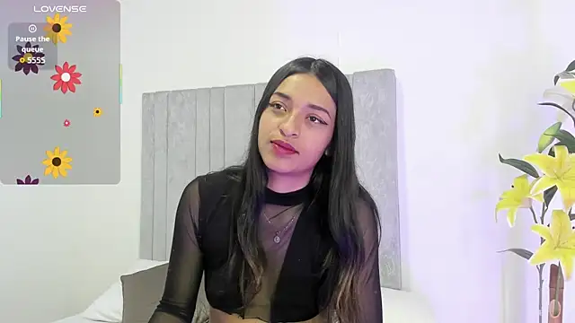 Snapshot of RousyMoon chatting on October 6, 12:33 pm RousyMoon online show from October 6, 12:33 pm