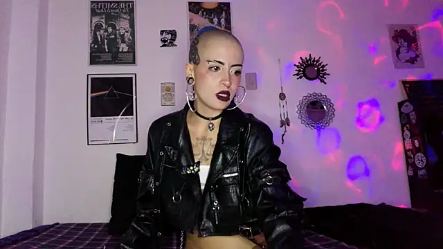 plutonbluemooon333 online show from September 12, 2:56 am