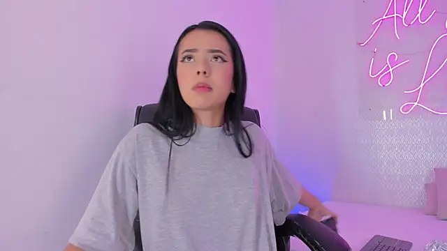 aleksandramiller  online show from October 7, 1:04 pm