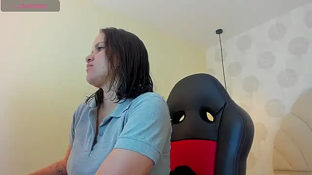 Snapshot of GIANAMILLER6 chatting on October 6, 12:11 pm GIANAMILLER6 online show from October 6, 12:11 pm