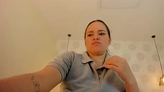 GIANAMILLER6 online show from December 5, 12:17 pm